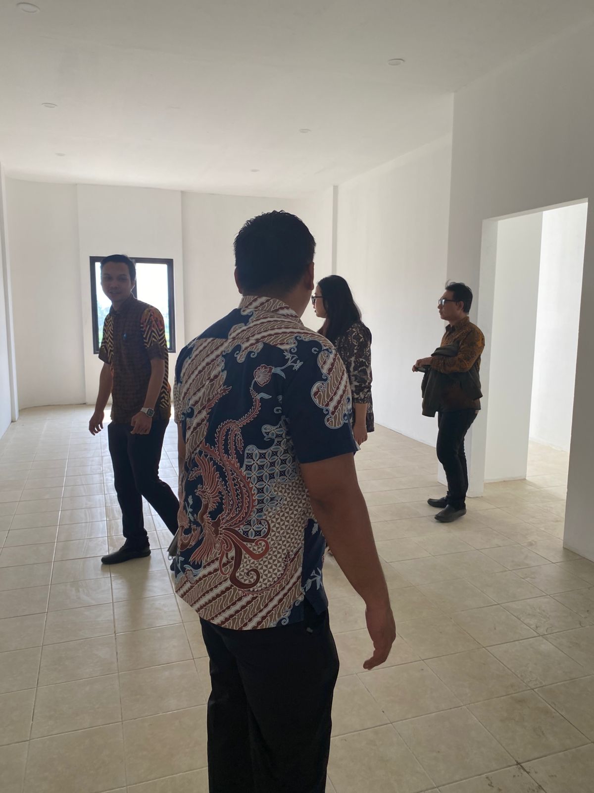 Peninjauan interior Ruko Kresek